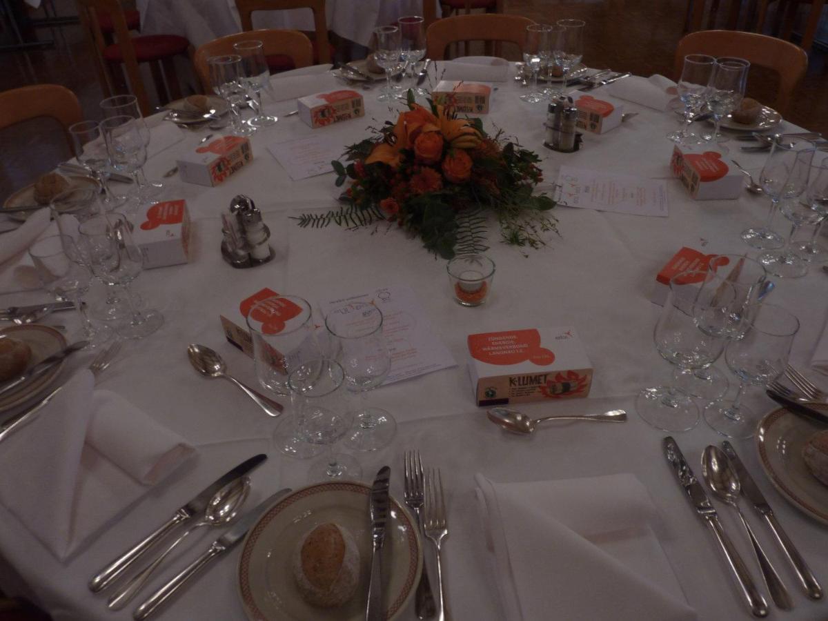 Hotel Hirschen ลองโน ภายนอก รูปภาพ