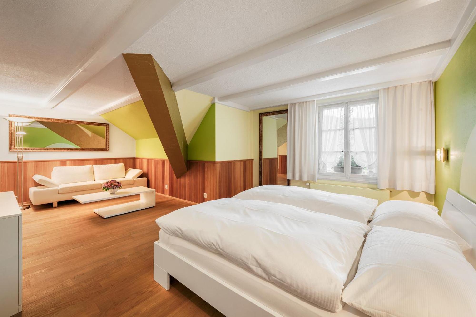 Hotel Hirschen ลองโน ภายนอก รูปภาพ