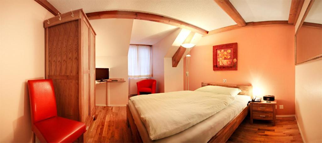 Hotel Hirschen ลองโน ภายนอก รูปภาพ