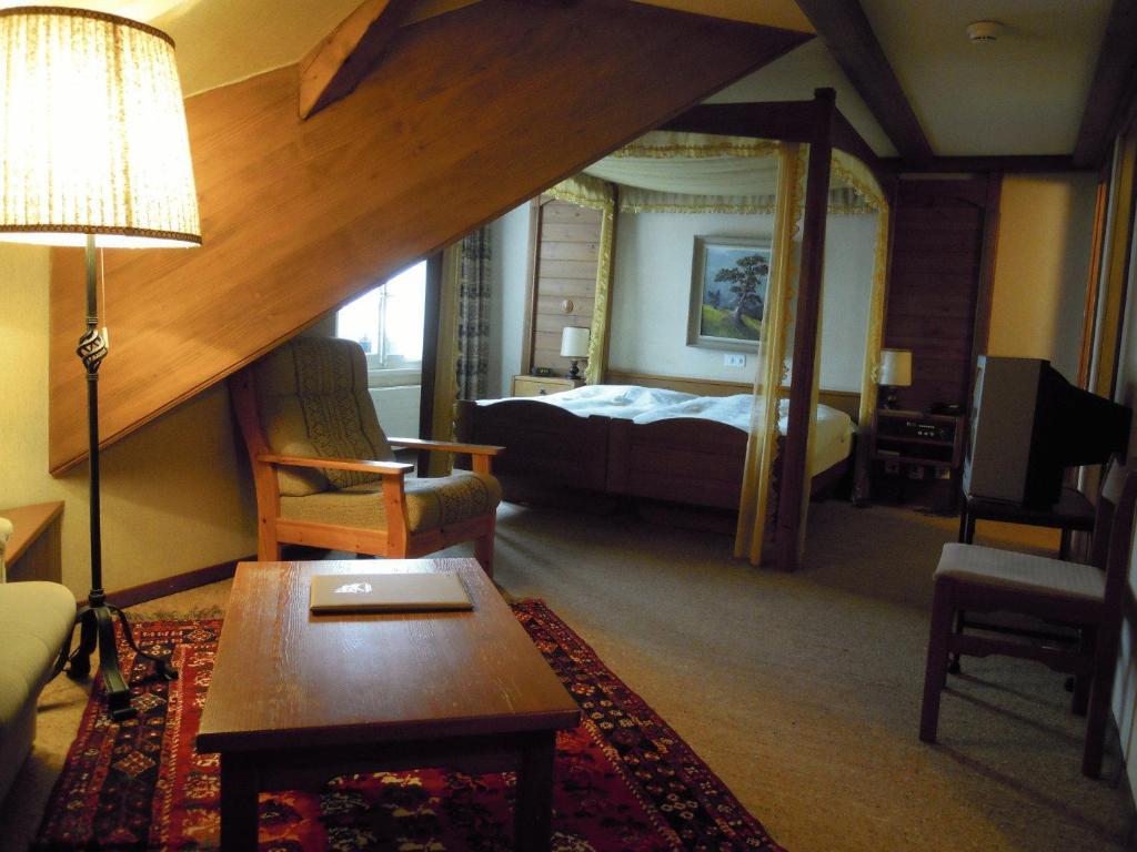 Hotel Hirschen ลองโน ภายนอก รูปภาพ