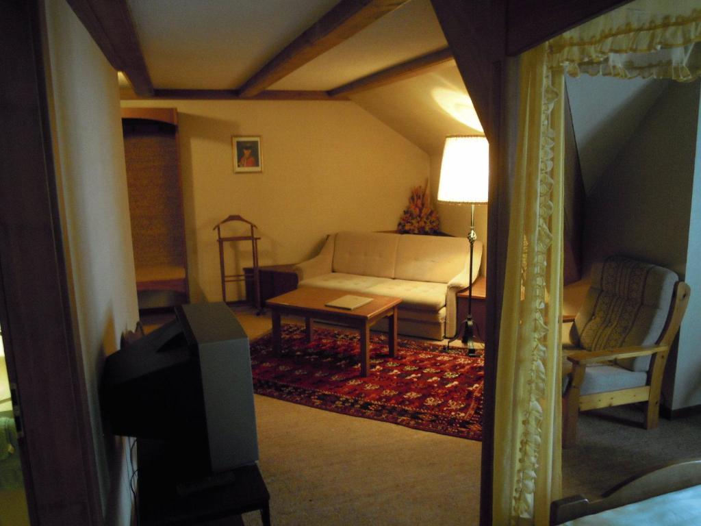 Hotel Hirschen ลองโน ภายนอก รูปภาพ